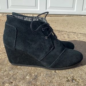 TOMS Desert Wedge Suede Booties